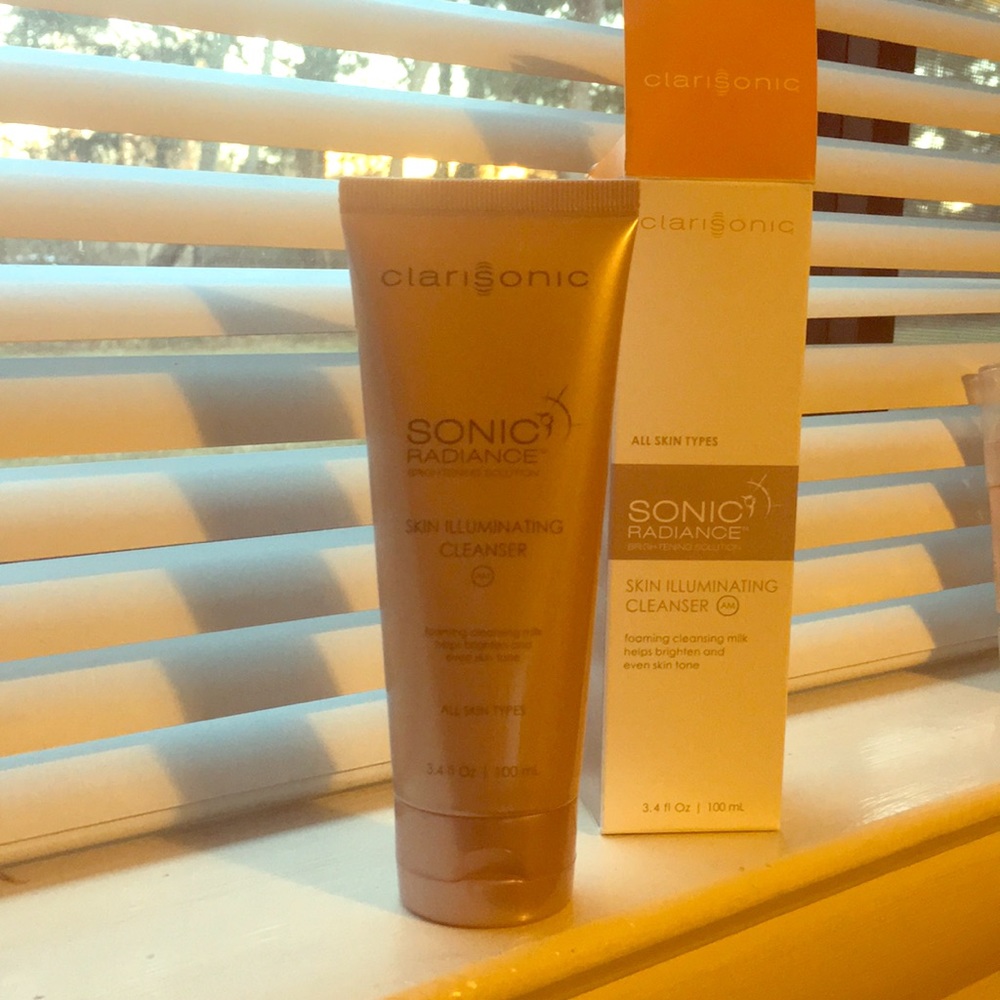 Skin illuminating cleanser Clarisonic